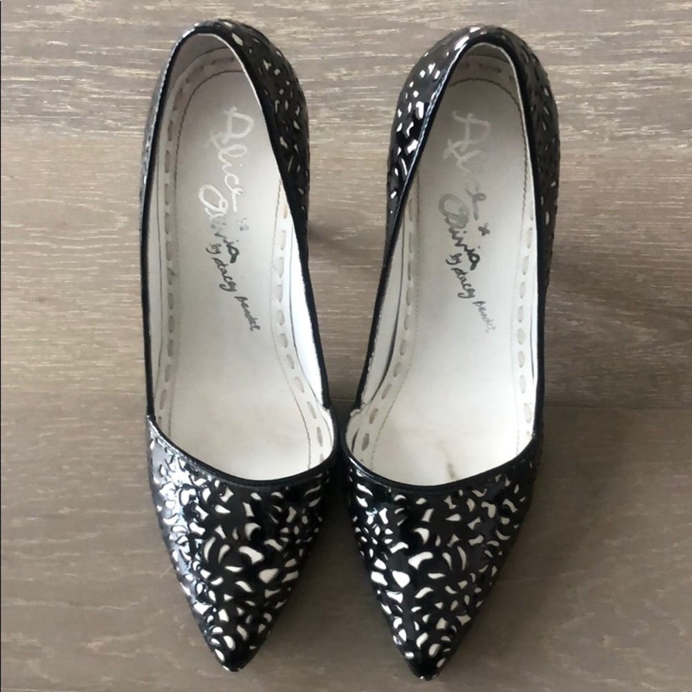 Alice and Olivia Dina Laser Cut Size 37 heels